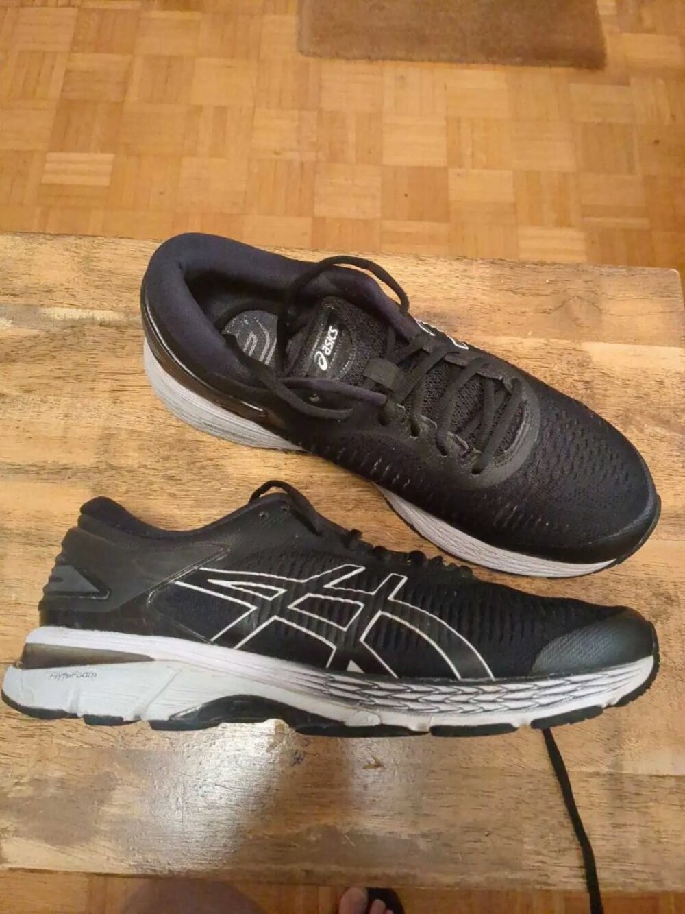 ASICS Gel-Kayano 25 Men's Running Shoe/ Black/White - Size 9.5 EU 43